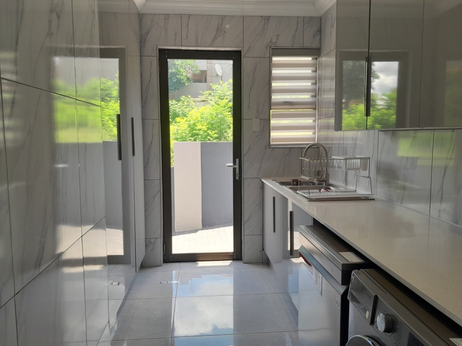 6 Bedroom Property for Sale in Kosmos Ridge North West